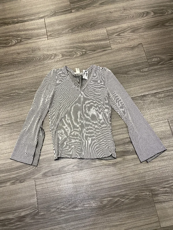 Top Long Sleeve By Urban Romantics In Striped Pattern, Size: Xs